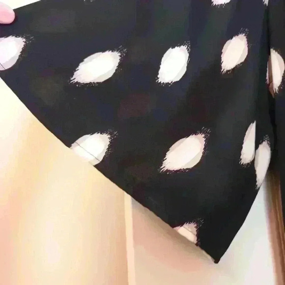 Investments semi sheer black print blouse. Billowy sleeves. - Picture 5 of 9